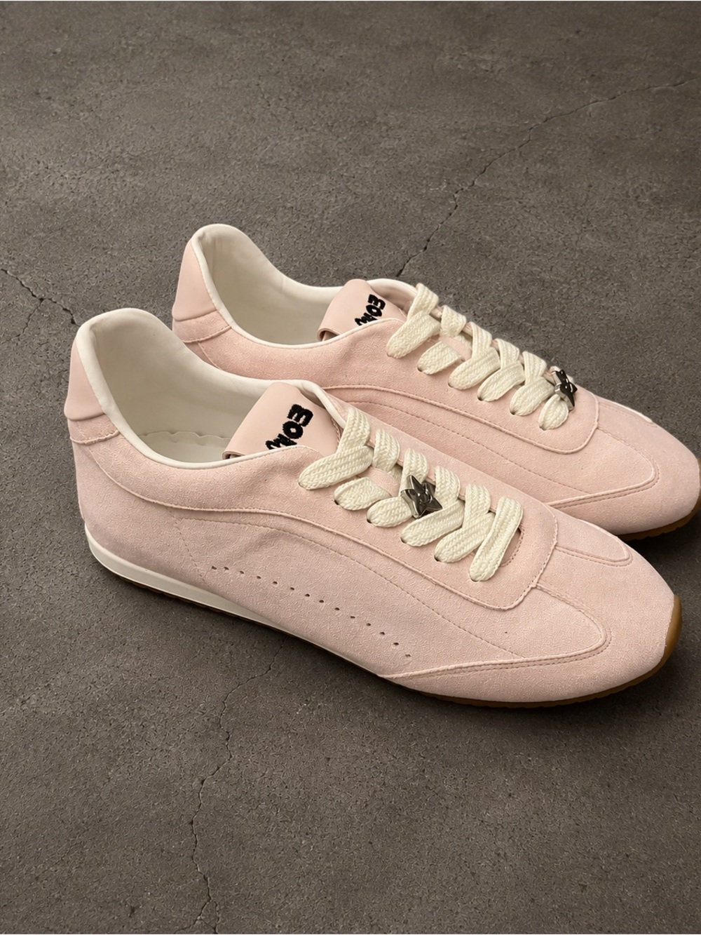 JISOO x ALO Women's Pale Pink Suede Lace-Up Sneakers Brand New, Never Worn